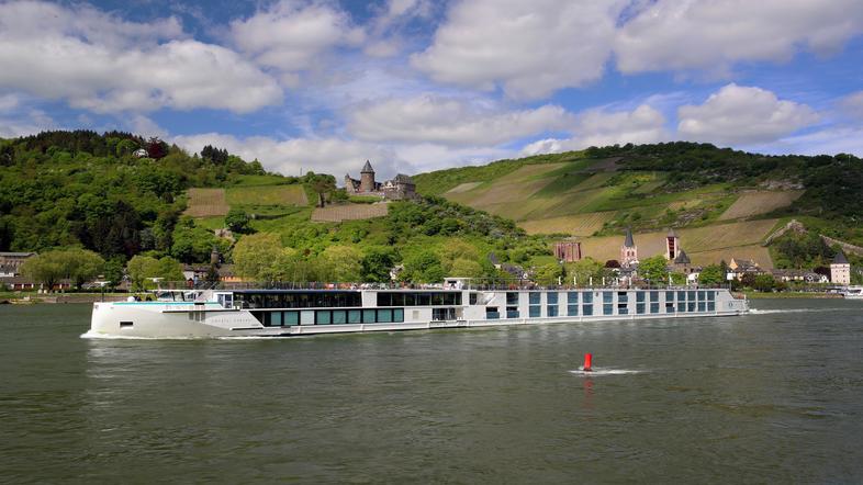 Modern and Spacious Riverside Ravel and Debussy